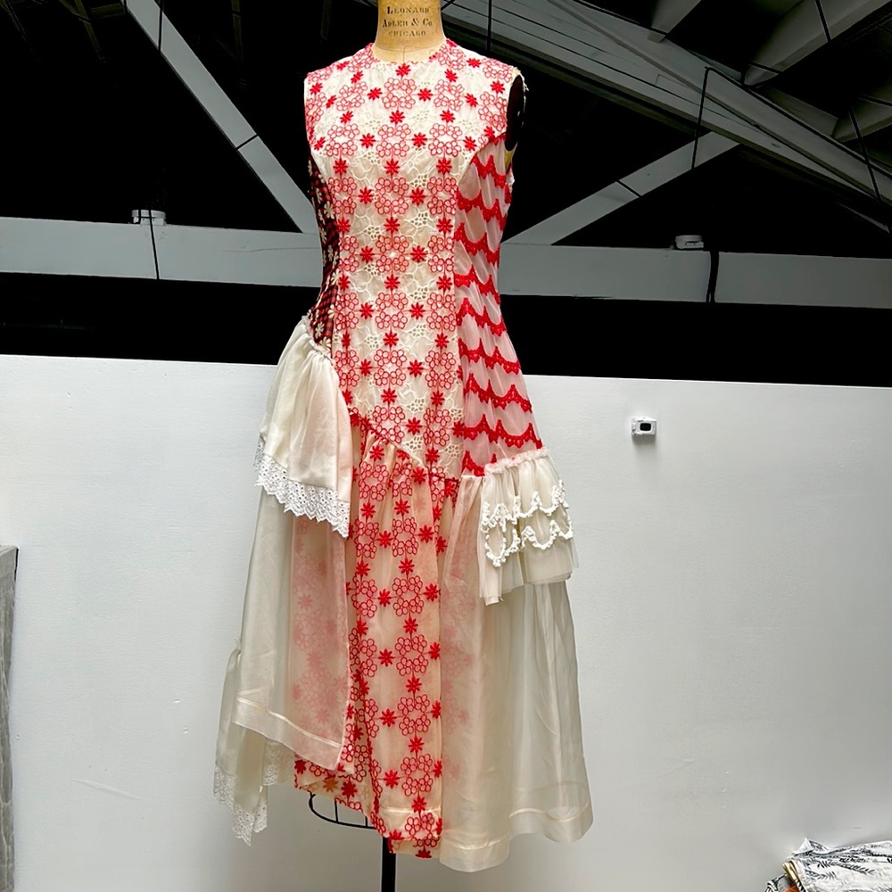 Simone Rocha Asymmetric Floral Embroidered Panelled Dress In Red